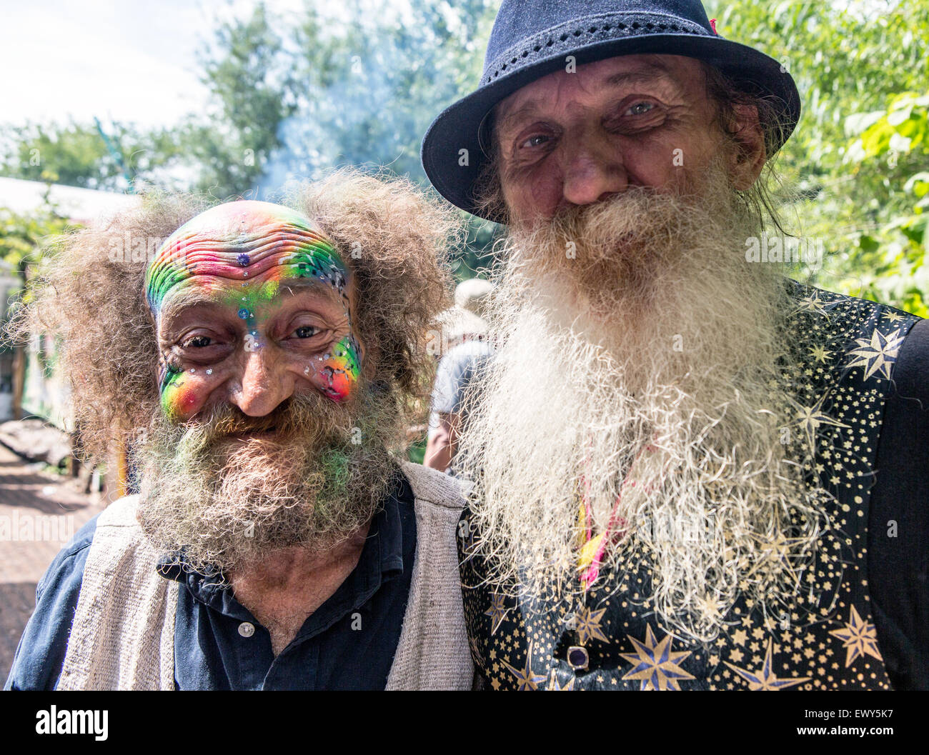 old-hippies-with-beards-glastonbury-festival-uk-EWY5K7.jpg